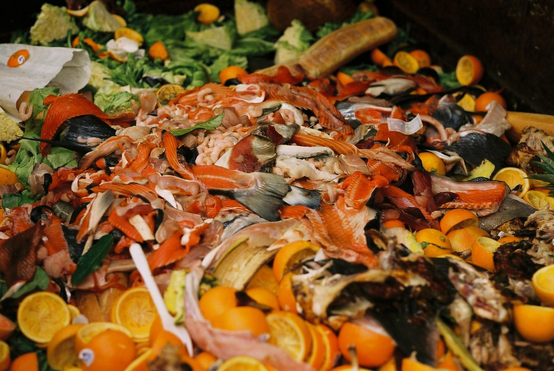 French legislation now means supermarkets can't throw away edible produce UK restaurants urged to follow French example on food waste