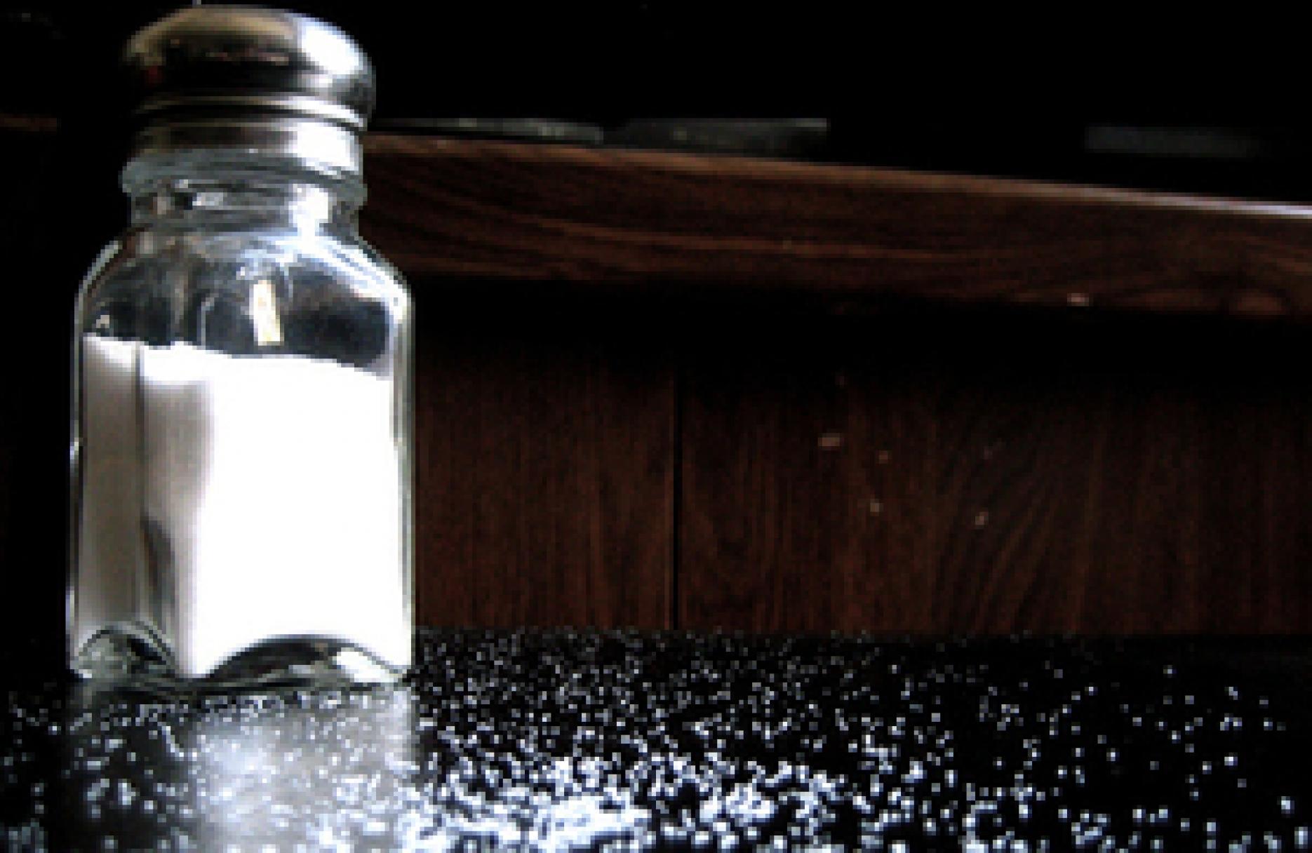 Restaurants, cafes and takeaways 'need to do more' as salt consumption data is r